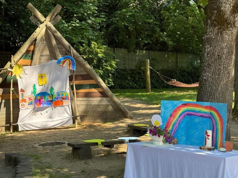 Altar und Banner Abschied 2026 AK