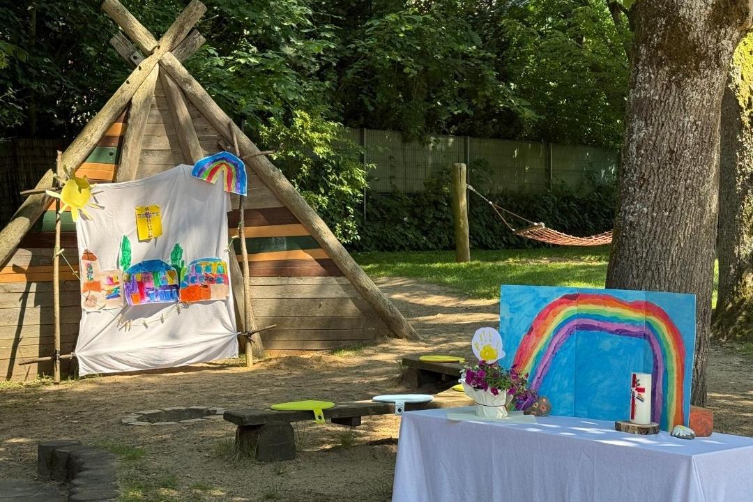 Altar und Banner Abschied 2026 AK
