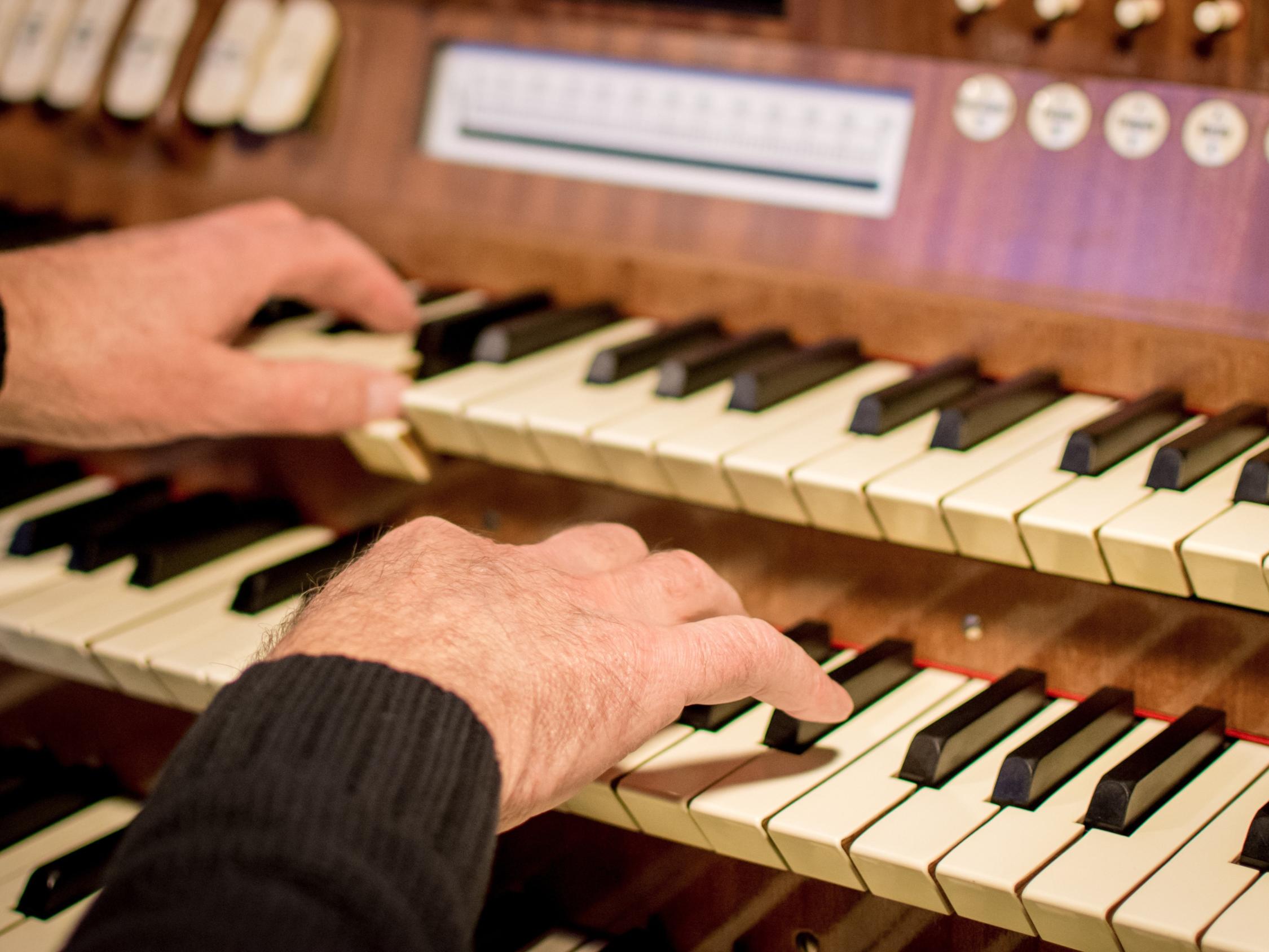 organ-3132290_by_albersHeinemann_pixabay_pfarrbriefservice