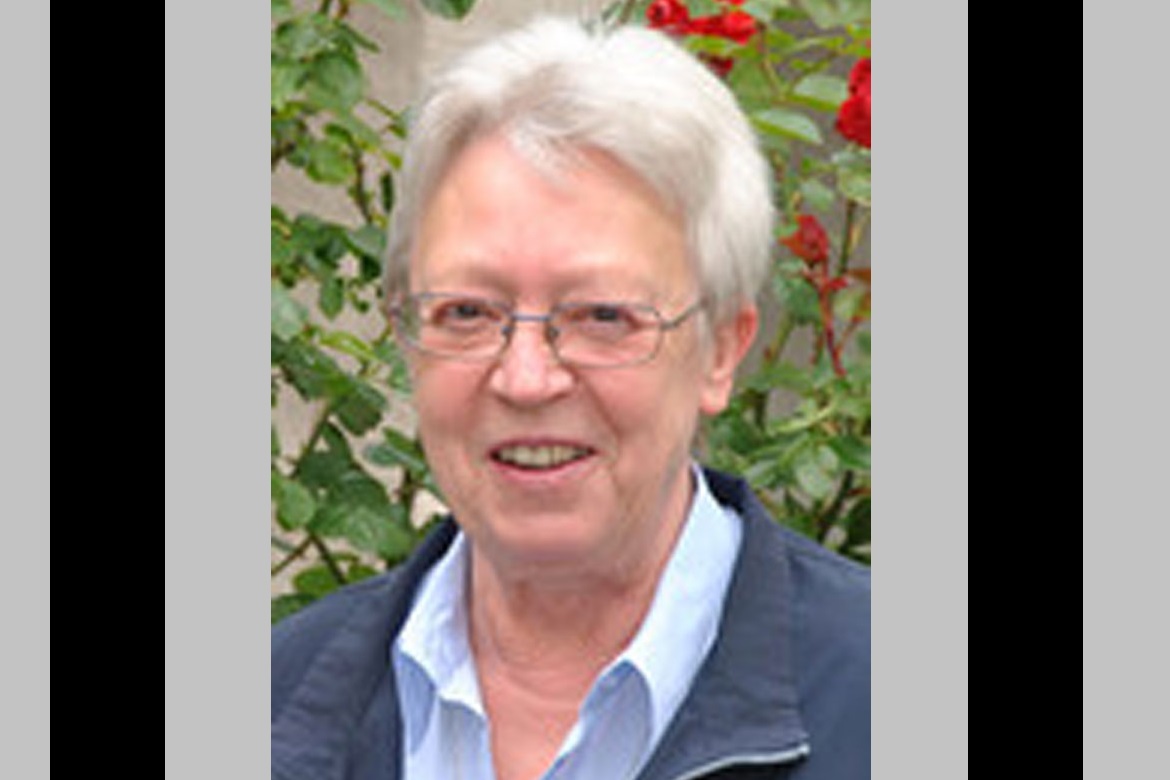 Sr. Ingrid mit Trauerflor